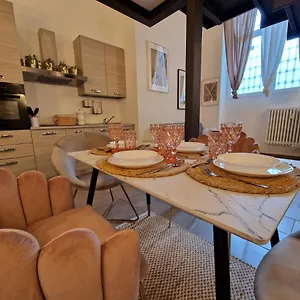 Appartement Regina In Porta Romana 2 - Sky Tv, Wifi E Breakfast Box, Milan