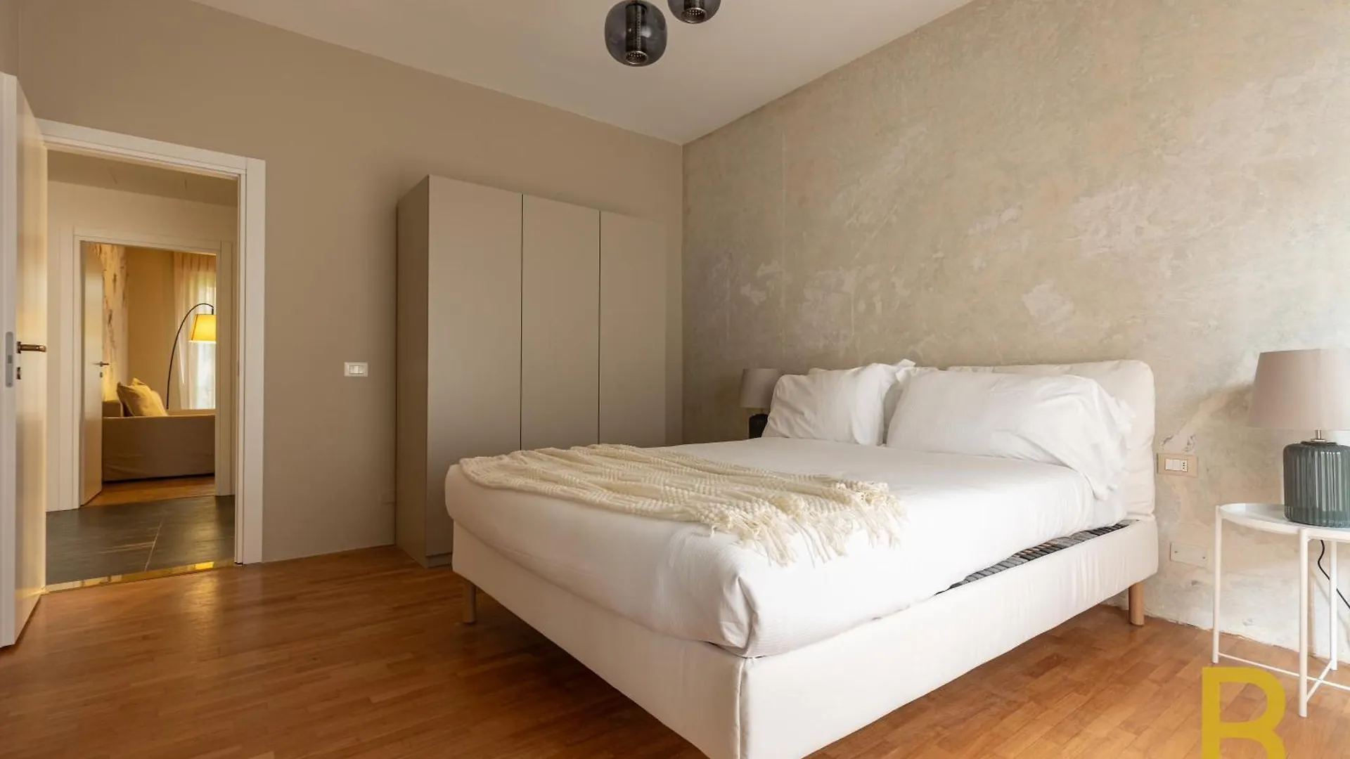 Beplace Apartments In Fiera Milan